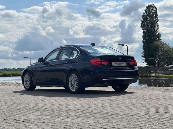 BMW 330 e Edition Luxury 185 kW image number 32