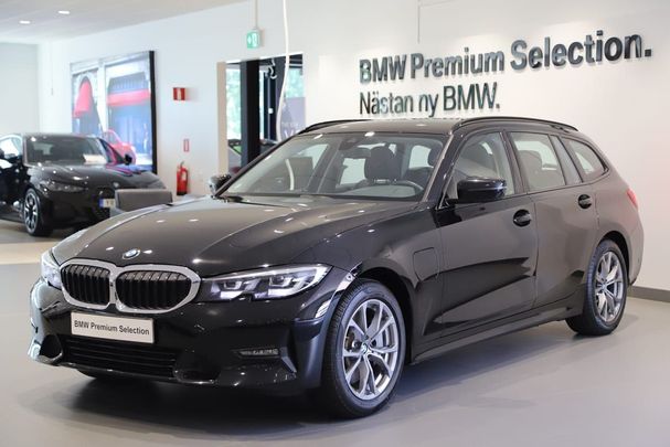 BMW 330 e Touring xDrive 218 kW image number 6