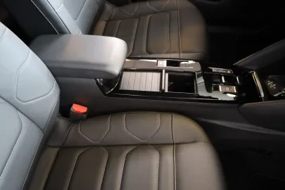 Car image 39