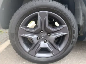 Car image 28