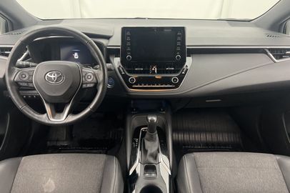 Car image 12