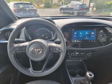 Car image 10