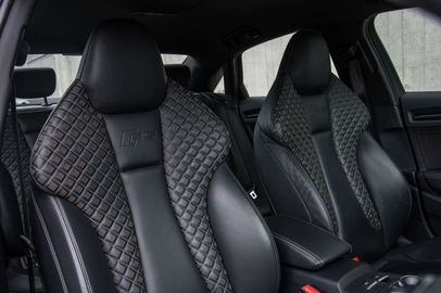 Car image 37