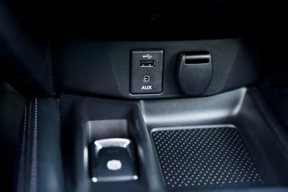 Car image 30