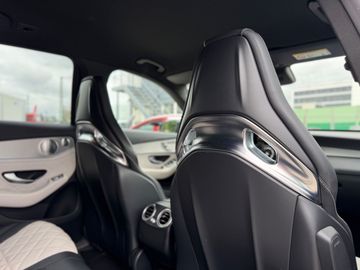 Car image 36