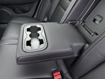 Car image 48