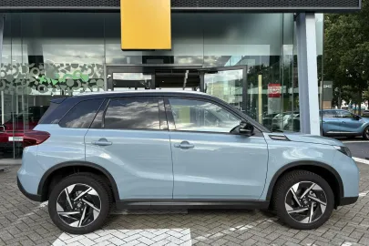 Car image 5