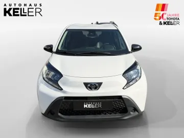 Car image 3