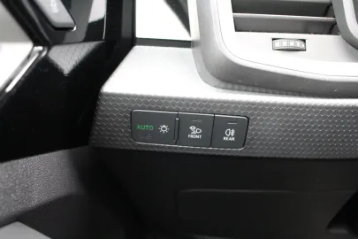 Car image 33