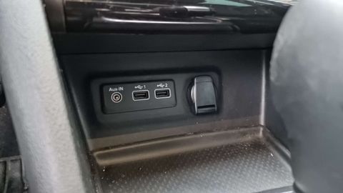 Car image 30