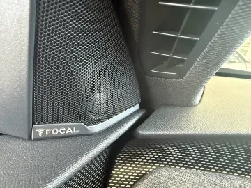 Car image 32