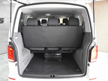 Car image 29