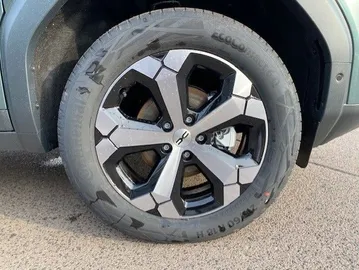 Car image 23