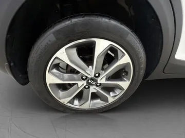 Car image 31