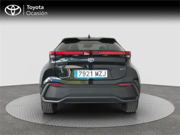 Car image 3