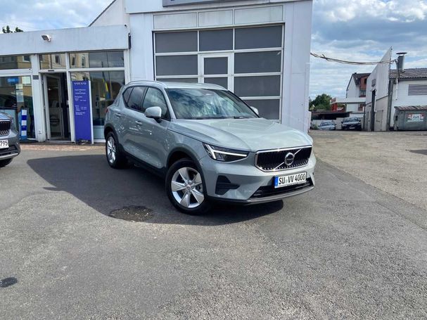 Volvo XC40 B3 Core 120 kW image number 2