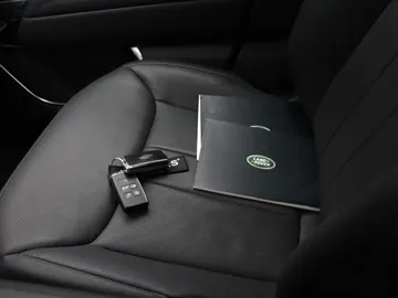 Car image 38