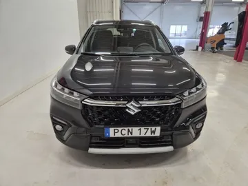 Car image 3