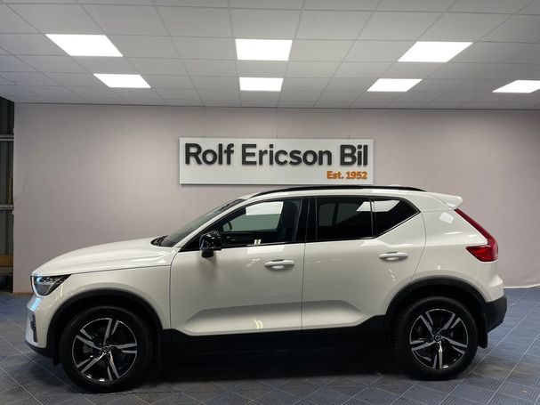 Volvo XC40 B4 Plus Dark 147 kW image number 3