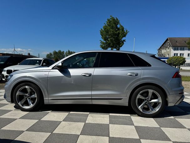 Audi Q8 55 TFSI S-line 250 kW image number 4