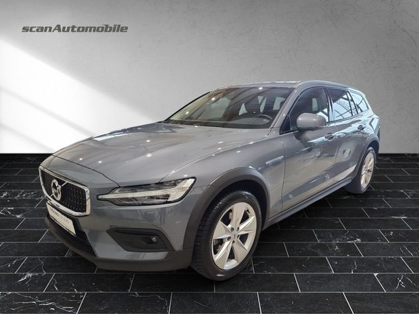 Volvo V60 Cross Country AWD Pro 145 kW image number 1