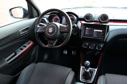 Car image 11