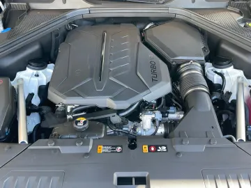 Car image 28