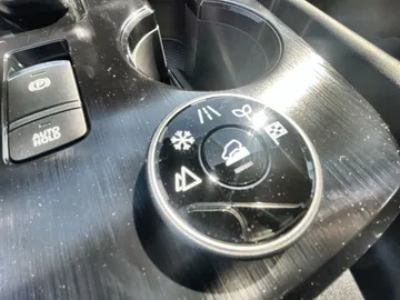 Car image 29