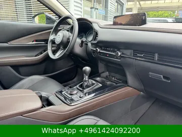 Car image 25