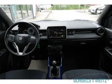Car image 4