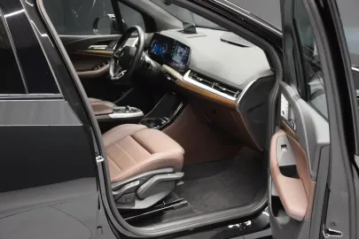 Car image 29