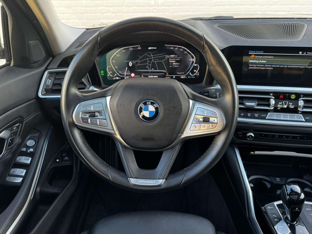 BMW 330 e Touring M 215 kW image number 20