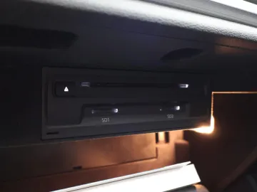 Car image 48