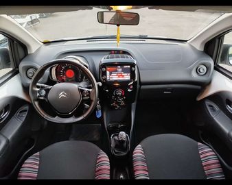 Car image 13