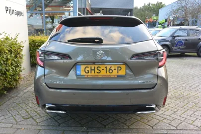 Car image 5