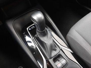 Car image 30