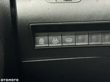 Car image 38