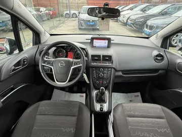 Car image 28