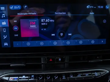 Car image 26