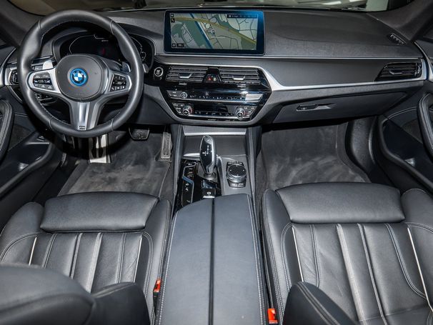 BMW 530 Touring xDrive 215 kW image number 9