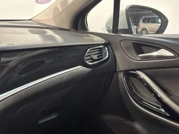 Car image 38
