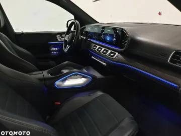 Car image 40