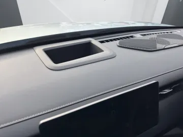 Car image 28