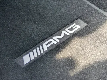 Car image 28