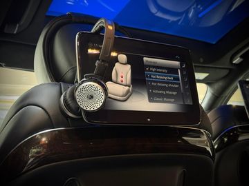 Car image 30