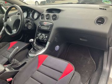 Car image 13