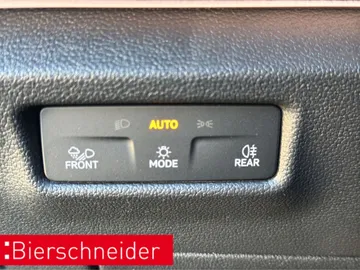 Car image 32