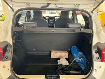 Car image 25