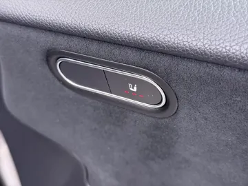 Car image 45