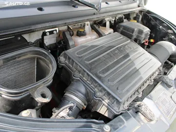 Car image 19